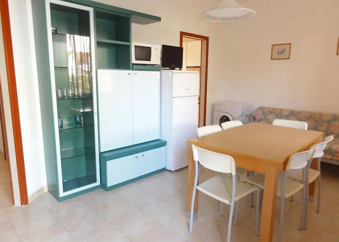 Daire In A House With Garden Bibione